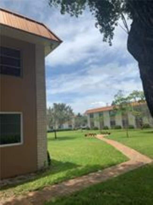 property at 9 NE 19th Ct