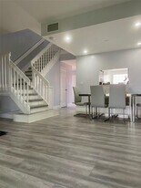 10018 Hammocks Blvd in Miami, FL - Building Photo