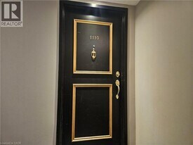 135 James St S in Hamilton, ON - Building Photo