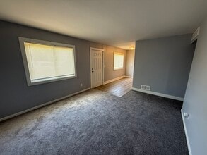 319 S Anderson Ave in Pontiac, MI - Building Photo - Building Photo