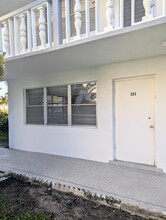 353 Sheffield O, Unit O in West Palm Beach, FL - Building Photo - Building Photo