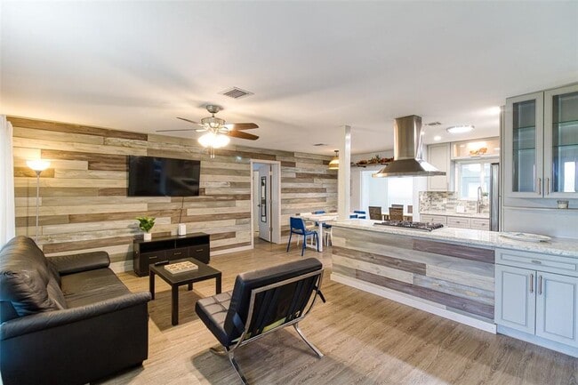 property at 3039 Grant St