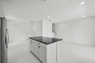 4520 Longwood Lk Sq in Loxahatchee Groves, FL - Foto de edificio - Building Photo