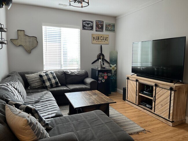 16704 Fox Trot Ln in Moreno Valley, CA - Building Photo - Building Photo