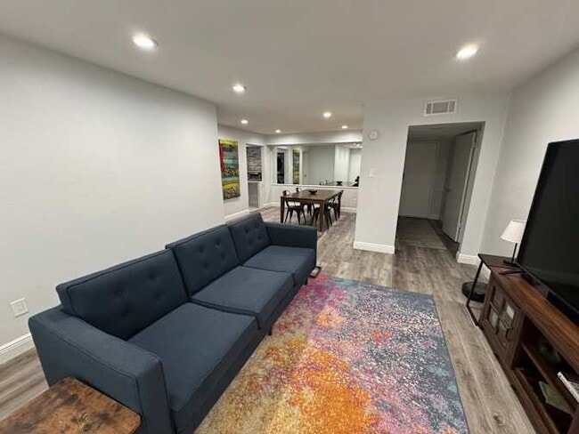 355 N Post Oak Ln in Houston, TX - Foto de edificio - Building Photo