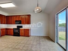700 Locustberry Dr in Red Oak, TX - Building Photo - Building Photo