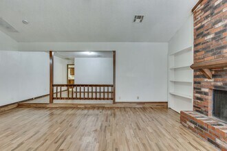7312 Kings Manor Ct in Oklahoma City, OK - Building Photo - Building Photo
