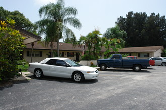 Gold Coach Apartments in Sarasota, FL - Building Photo - Building Photo