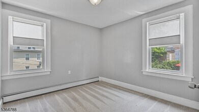 10 Olive St in East Orange, NJ - Building Photo - Building Photo