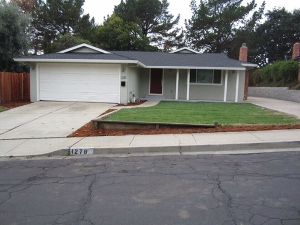 1276 Kansas Cir in Concord, CA - Building Photo