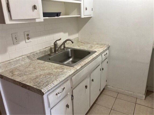 415 Ridgewood Ave-Unit -103 in Minneapolis, MN - Building Photo - Building Photo
