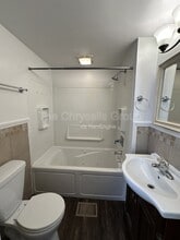 537 1/2 Bucklin St in La Salle, IL - Building Photo - Building Photo