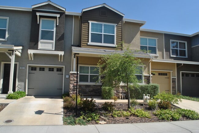 3805 Anders Way in Rocklin, CA - Building Photo - Building Photo