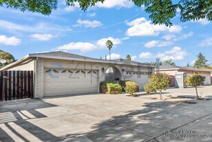 3189 Country Dr in Fremont, CA - Building Photo