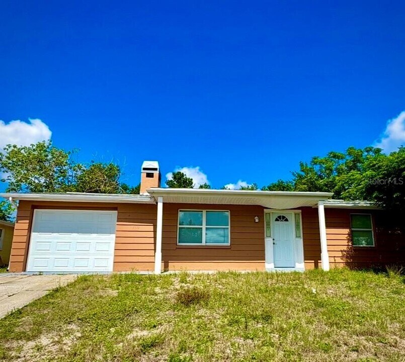 3319 Clydesdale Dr in Holiday, FL - Building Photo