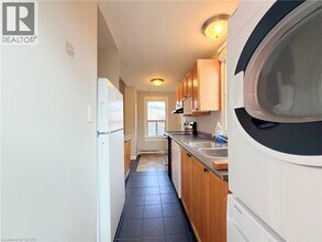 39 West Avenue S in Hamilton, ON - Building Photo - Building Photo