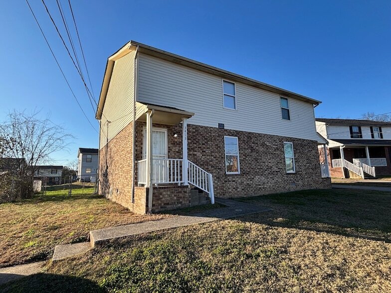 3415 Meadow Ct in Nashville, TN - Foto de edificio