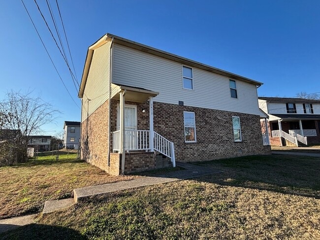 property at 3415 Meadow Ct