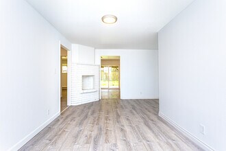 Sherwood Forest Apartments in Lakewood, WA - Building Photo - Interior Photo