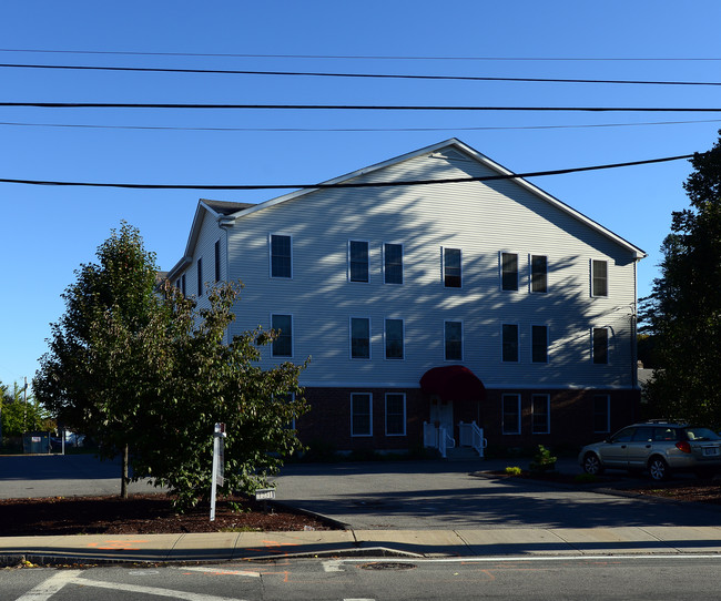 1231 Smith St in Providence, RI - Foto de edificio - Building Photo