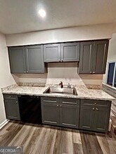 3821 River Rd in Ellenwood, GA - Foto de edificio - Building Photo