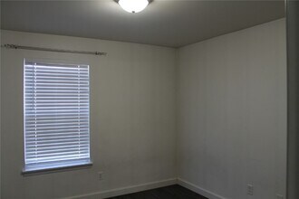 2200 Spring Creek Ln in O'Fallon, MO - Building Photo - Building Photo