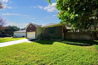 4609 Flagstone Dr in Schertz, TX - Building Photo - Building Photo