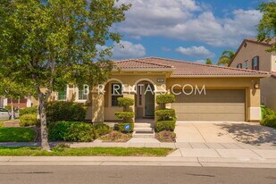 834 N MUSEO Dr in Mountain House, CA - Building Photo