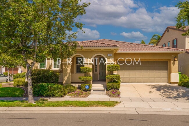 property at 834 N MUSEO Dr