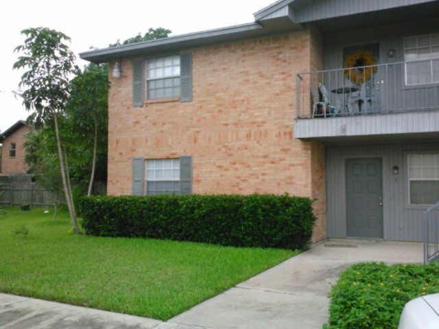 2805 Quail Run St, Unit 5 in Harlingen, TX - Building Photo