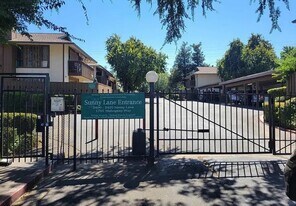2405 Sunny Ln, Unit 1 in Antioch, CA - Building Photo