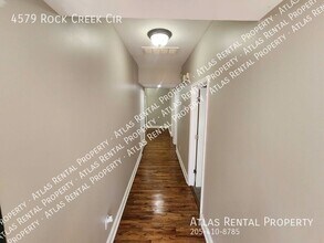 4579 Rock Creek Cir in Trussville, AL - Foto de edificio - Building Photo