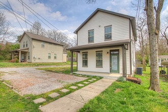 1615A Chase St in Nashville, TN - Foto de edificio - Building Photo