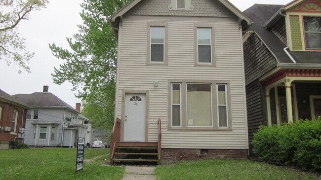 property at 209 W Dewald St