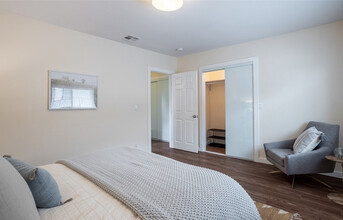 3245 Altura Ave, Unit Apt 1 in La Crescenta, CA - Building Photo - Building Photo