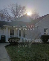 329 S Jackson St in Youngstown, OH - Building Photo