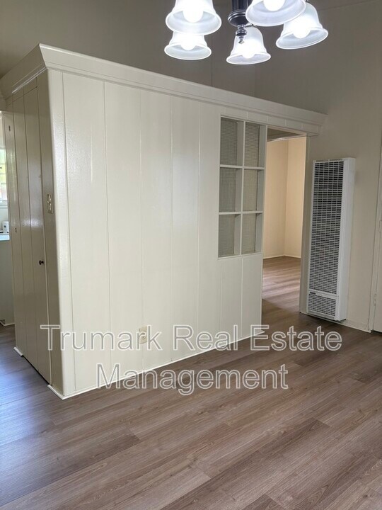 1037 E Glenoaks Blvd in Glendale, CA - Building Photo