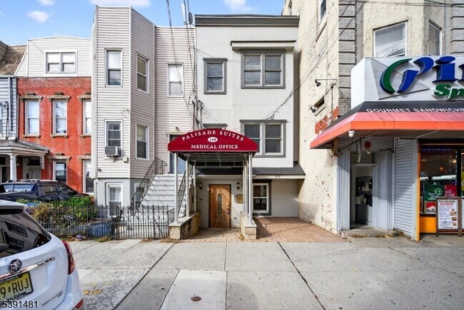 159 Palisade Ave in Jersey City, NJ - Building Photo - Building Photo