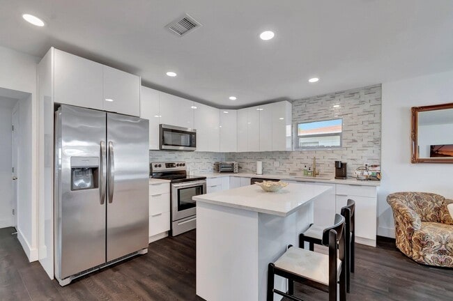property at 1205 S N St