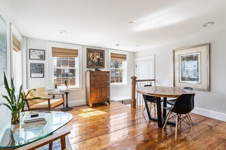 8 Osborne St in Salem, MA - Building Photo - Building Photo