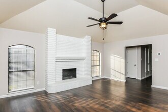 1225 Cozby St W in Benbrook, TX - Building Photo - Building Photo