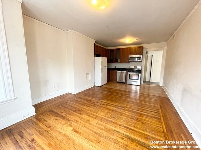 76 Saint Stephen St, Unit 3 in Boston, MA - Building Photo - Building Photo