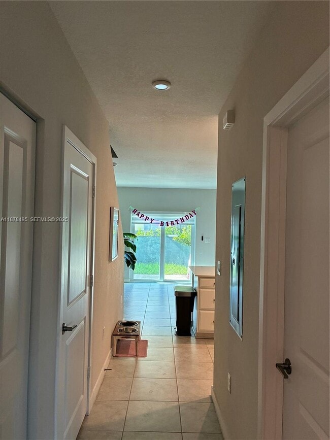 1069 NW 4th Ter in Florida City, FL - Building Photo - Building Photo