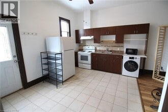 62 Dundas St in Brantford, ON - Building Photo - Building Photo