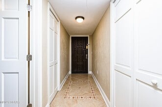 1415 Ocean Shore Blvd, Unit 1102 in Ormond Beach, FL - Foto de edificio - Building Photo
