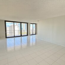290 174th St in Sunny Isles Beach, FL - Building Photo - Building Photo