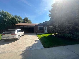 5384 S Prescott St in Littleton, CO - Building Photo