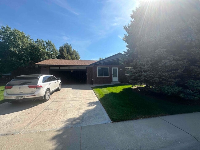 property at 5384 S Prescott St