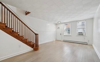 2038 S Darien St in Philadelphia, PA - Foto de edificio - Building Photo