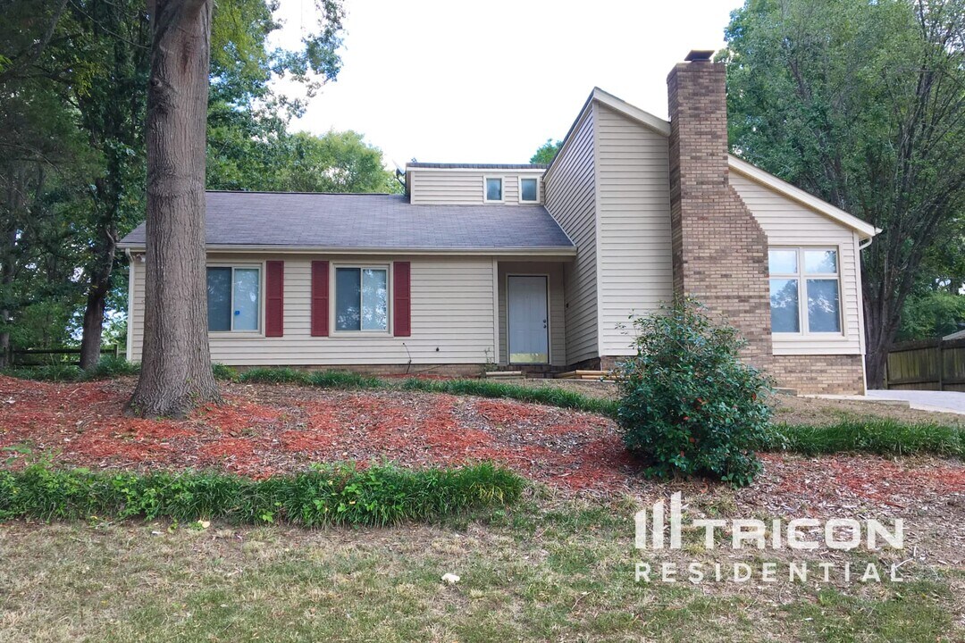 10442 Camelback Cir in Charlotte, NC - Building Photo